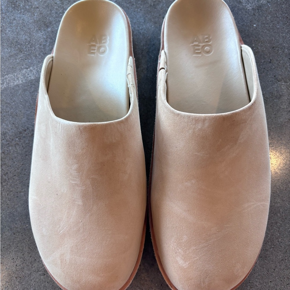 ABEO Tan Slip-On Mules Suede